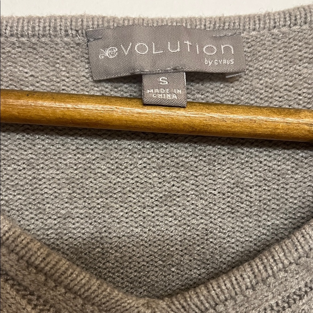 Evolution by Cyrus Women’s Small V-Neck Cable Knit Sweater Gray Stretch Soft - Picture 2 of 8